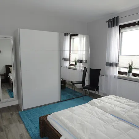 Ferienwohnung Mit Meerblick, 2 Schlafzi-Sued- Balkon -Eig Parkplatz- Glasfaser דירה