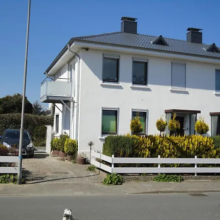 Ferienwohnung Mit Meerblick, 2 Schlafzi-Sued- Balkon -Eig Parkplatz- Glasfaser דירה דאהמה